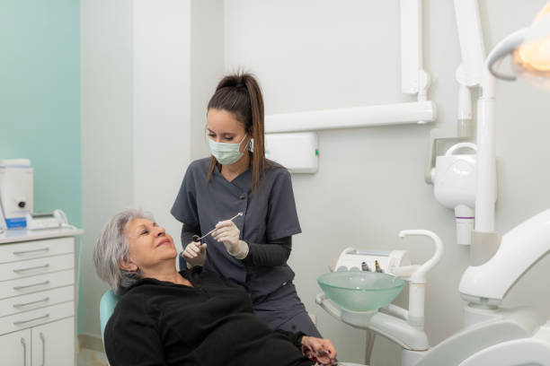 Best Emergency Tooth Extraction in Roxana, IL
